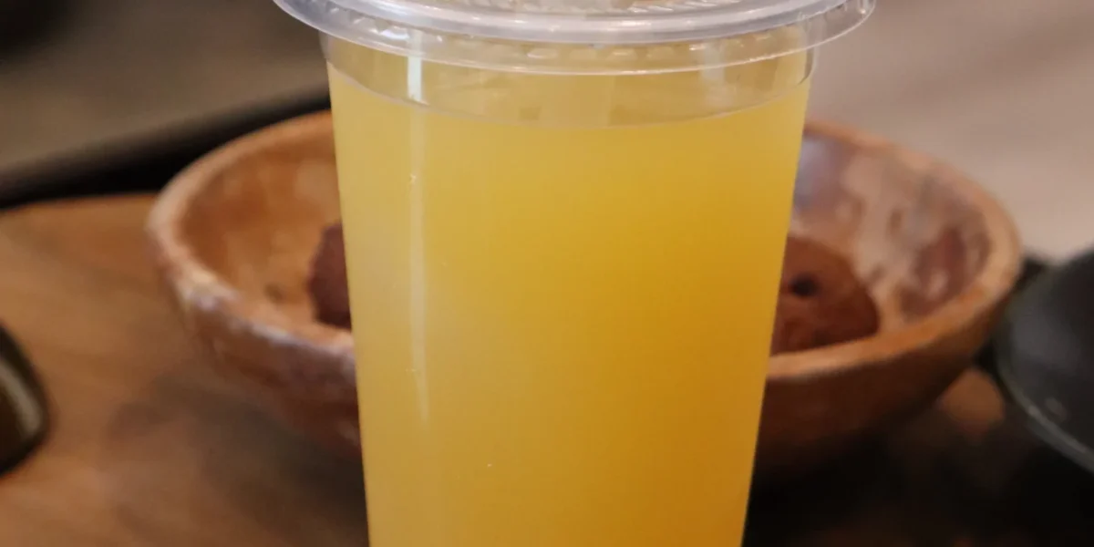 Peach-iced-lemonade-green-tea