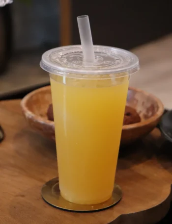 Peach-iced-lemonade-green-tea